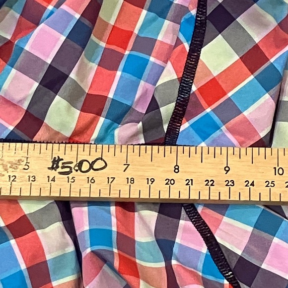 Lululemon size 6 women’s running shorts 4” inseam plaid - Picture 11 of 12